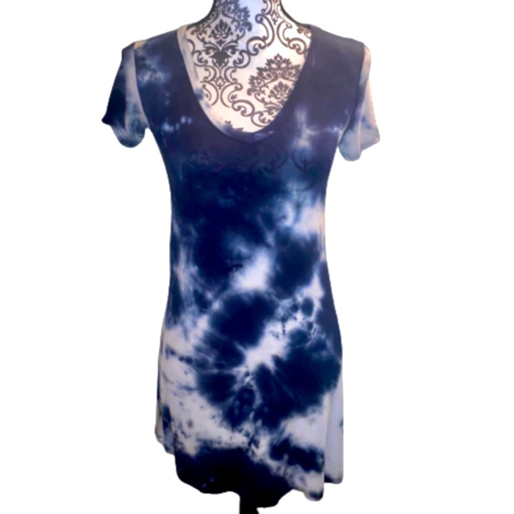 Olivia Rae Juniors XS Rayon V-Neck Blue & White Tie Dye Short Sleeved Mini Dress